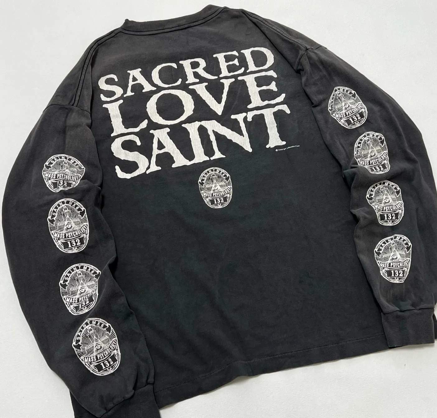 SAINT Mxxxxxx LOVE SAINT LS TEE/BLK LOVE SAINT Big Jesus washed and distressed long sleeves, washed black S-XL, cylindrical cloth Assute dyeing, heavy washing and water fading, pure hand-splashed ink holes, simulated natural fading and old effects, correct version, correct main mark/washed mark/angel anti-counterfeiting label, OEM by domestic top printing factory, top purchasing agent level